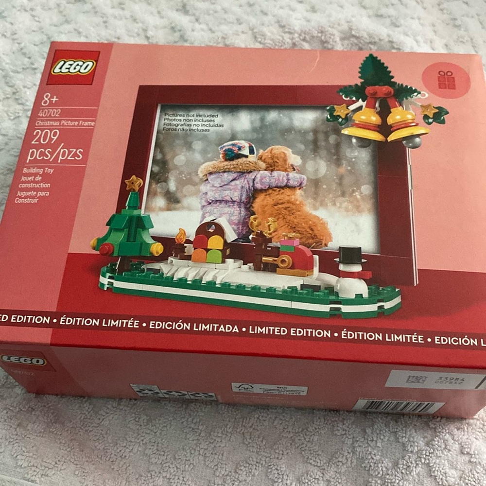 COPY - LEGO Limited Edition Holiday Set - Picture 2 of 7